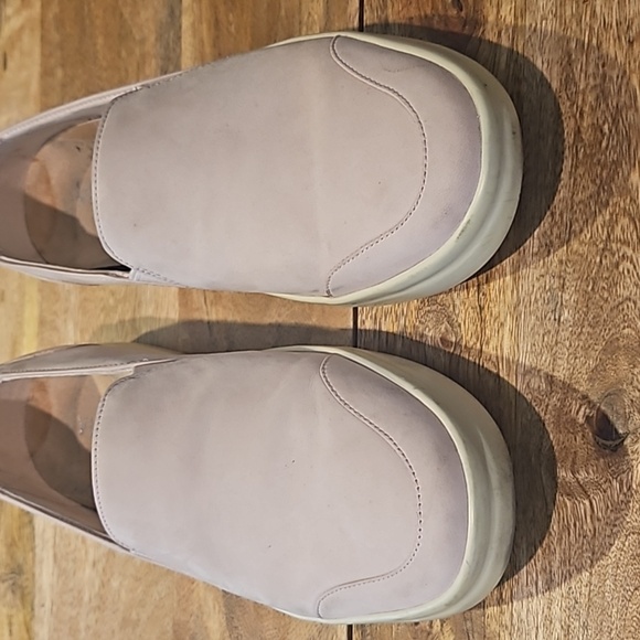 Vionic Penelope Pink Sneaker - Picture 4 of 4